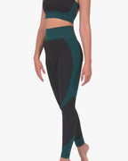 Trois Seamless Legging | Black and Teal Blue