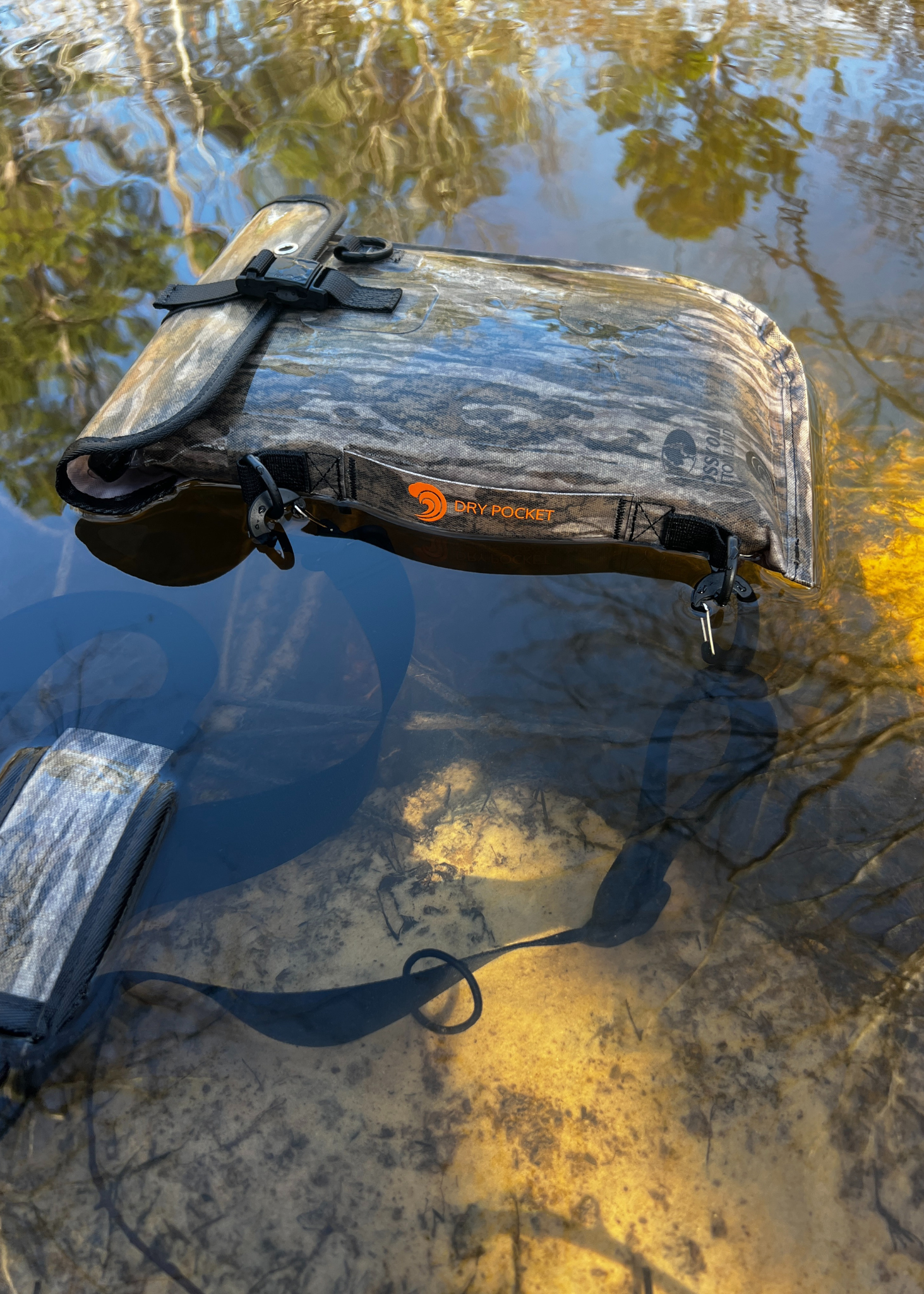 Waterproof Floating Pistol Bag | Mossy Oak Camo