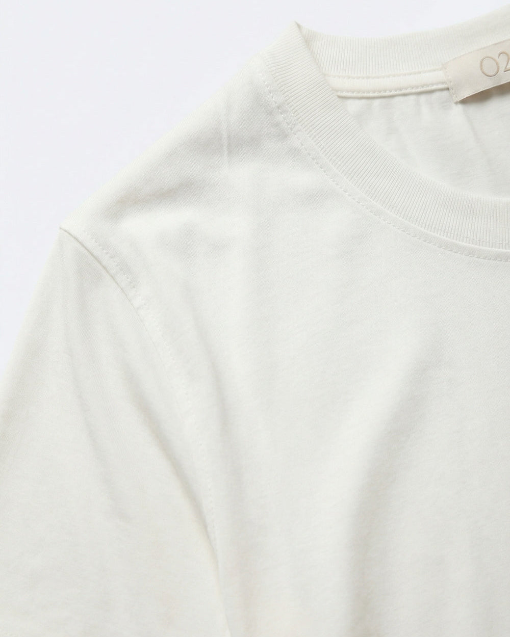 White Basic Crew Neck Short Sleeve T-Shirt in Viscose Fabric