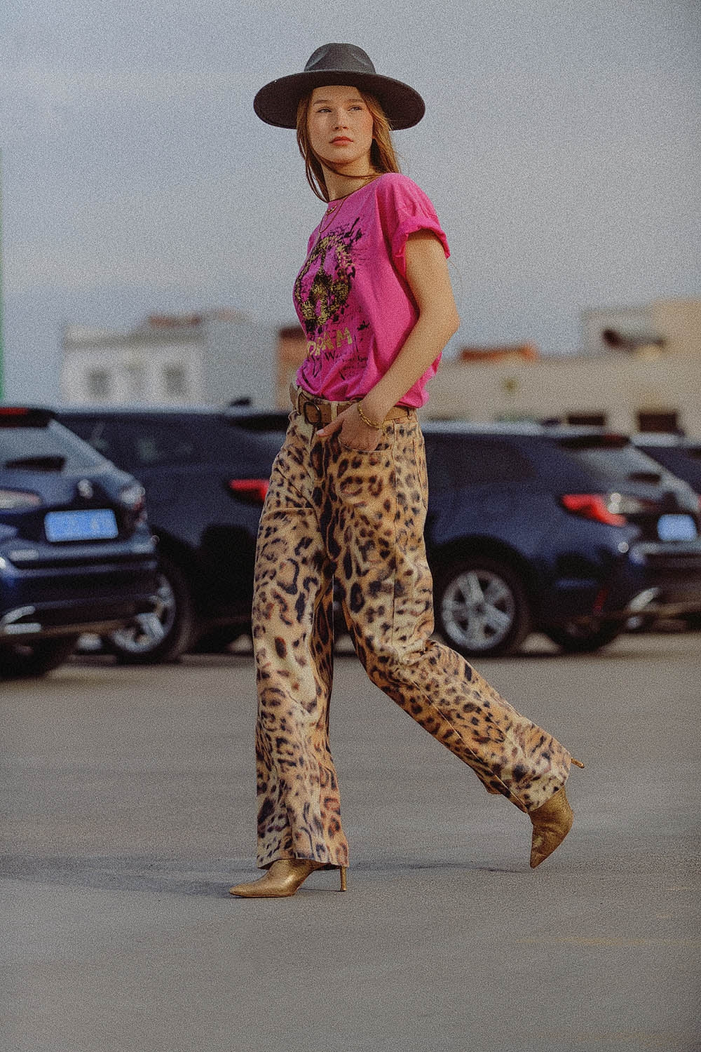Wide-Leg Tiger Print Pants with Double Side Seams