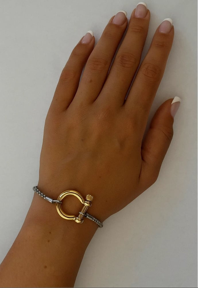 The Lucky Lock Horseshoe Carabiner Clasp Bracelet