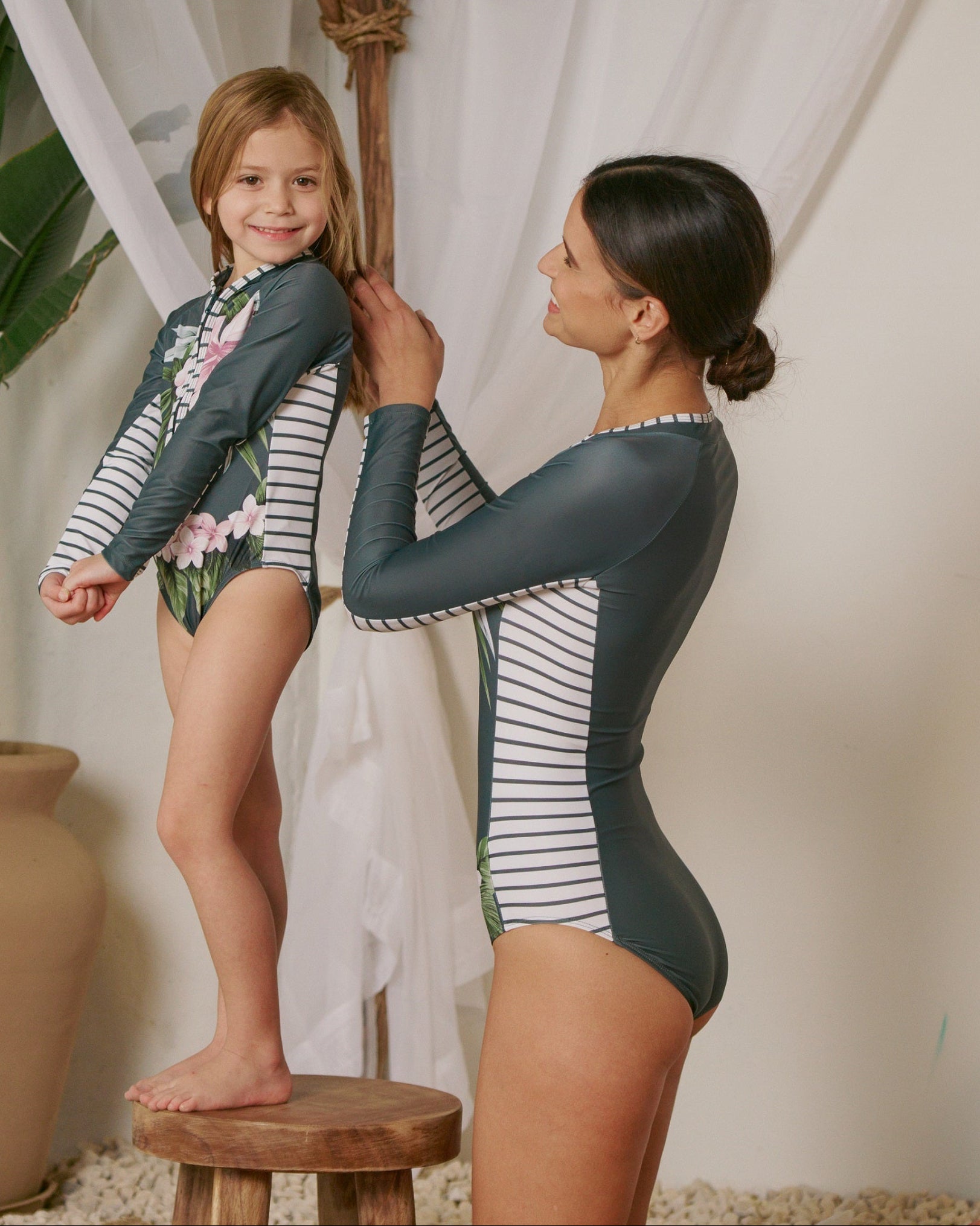 Long Sleeve Rashguard with Front Zipper F1814 Aloha Forest