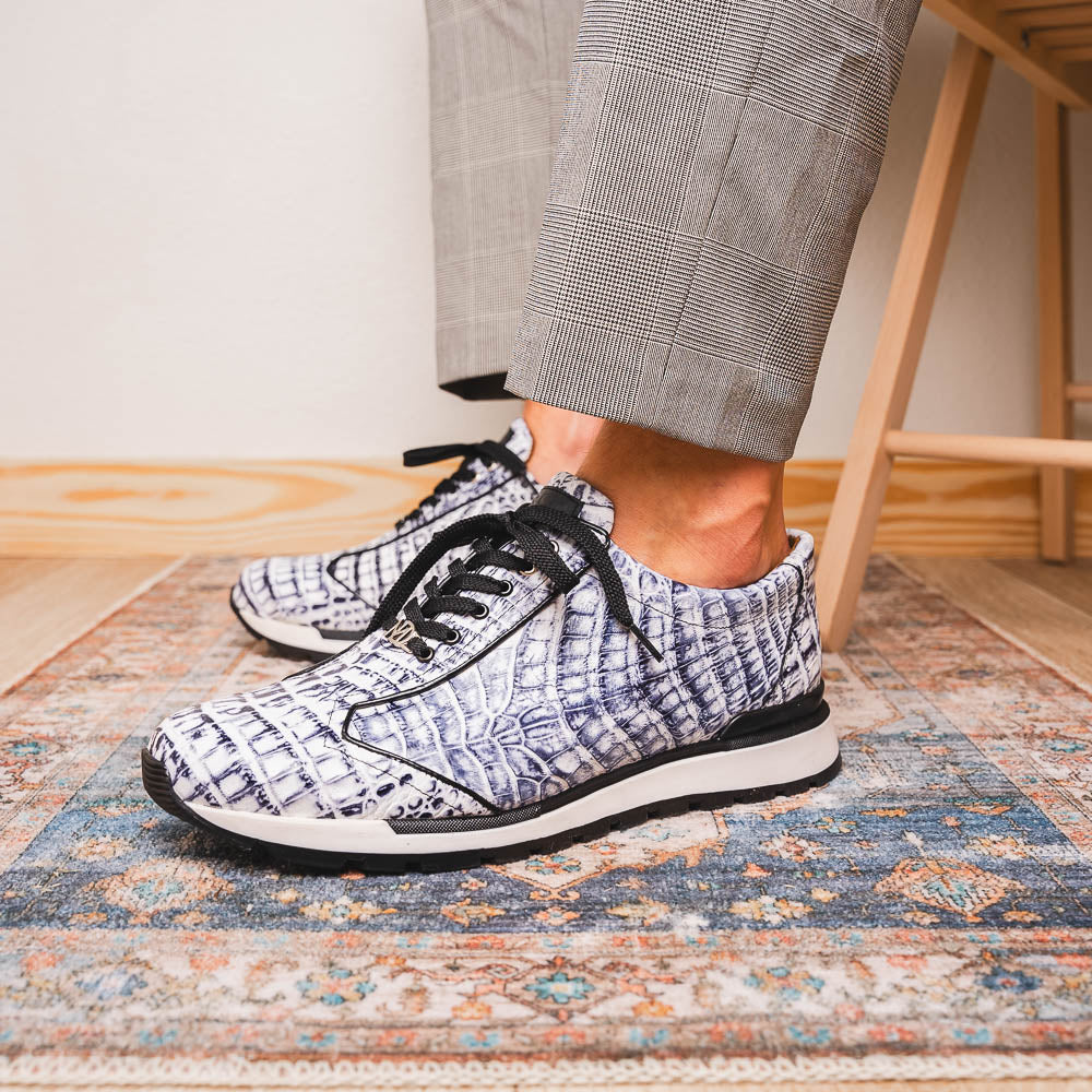 Alonzo Sneaker | Newspaper