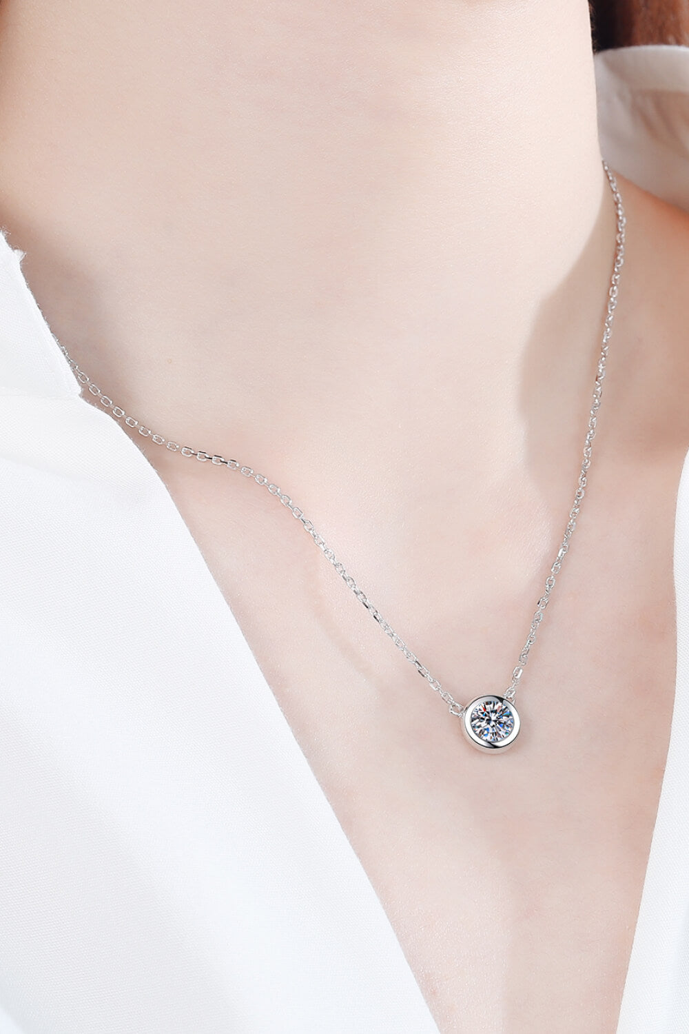 Round Moissanite Pendant Chain Necklace