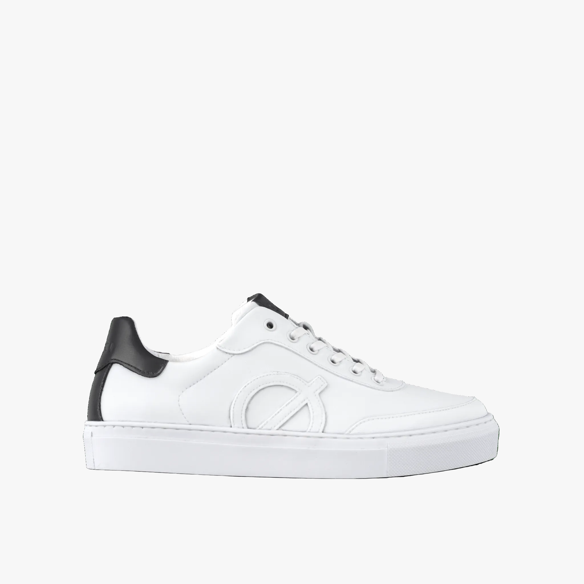 BALANCE Sneaker | White & Black