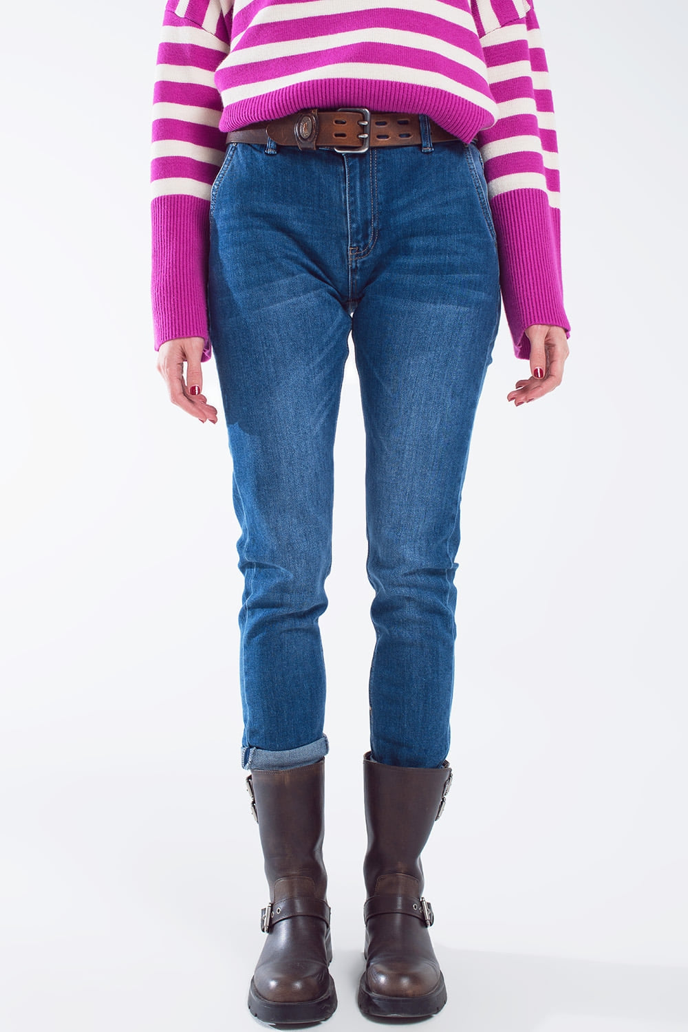 Basic Straigh Jeans with Side Pockets in Mid Wash