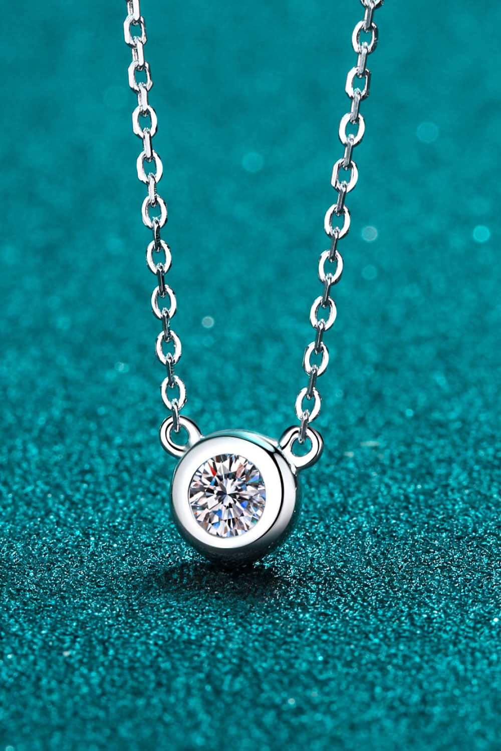 Round Moissanite Pendant Chain Necklace