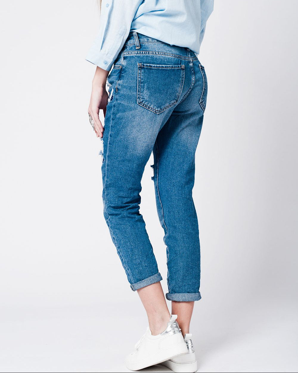 Blue Wash Mom Jeans Bird Embroidery