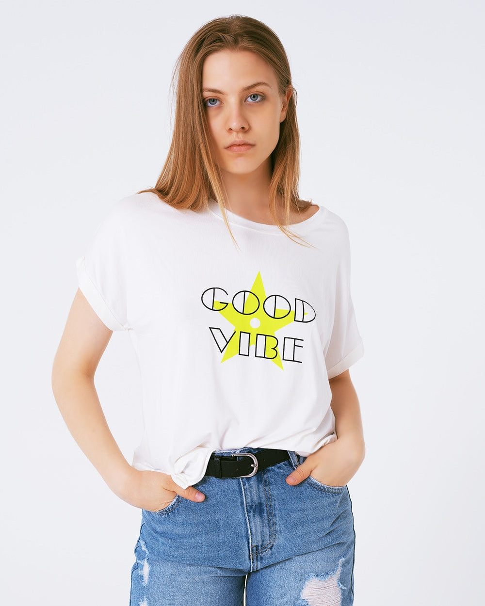Boat Neckline Relaxed Fit T-Shirt Fluor Good Vibe Logo