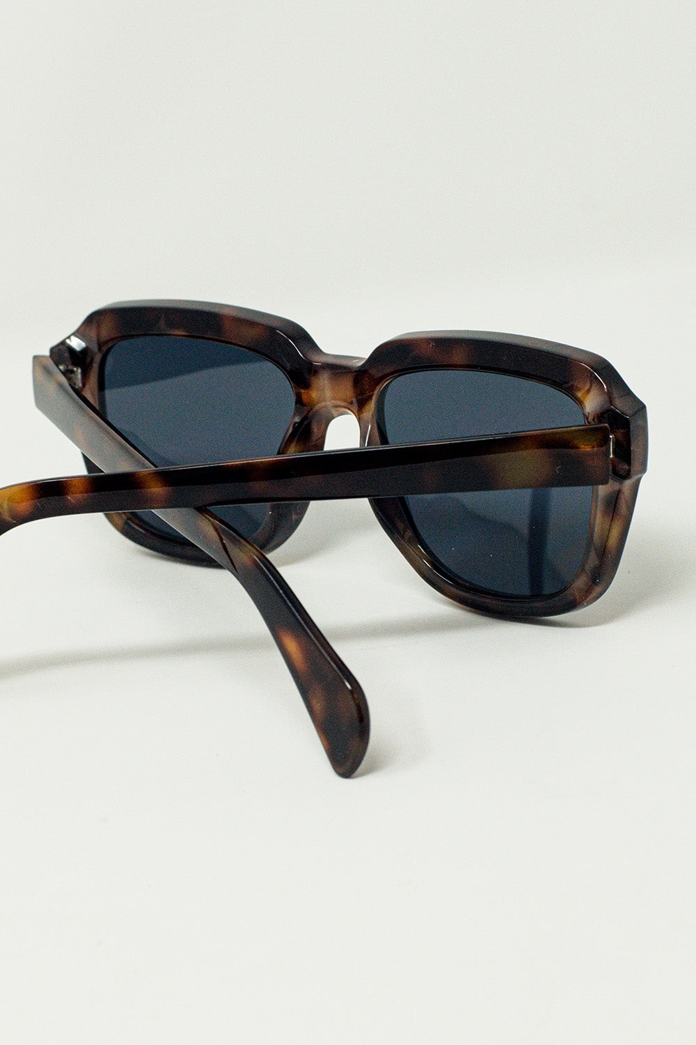 Chunky Square Sunglasses with  Dark Brown Tortoise Shell Frame