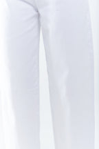 Comfortable Stretch Jeans with Barrel Leg in White