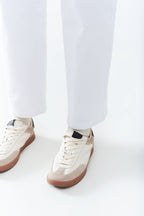 Comfortable Stretch Jeans with Barrel Leg in White