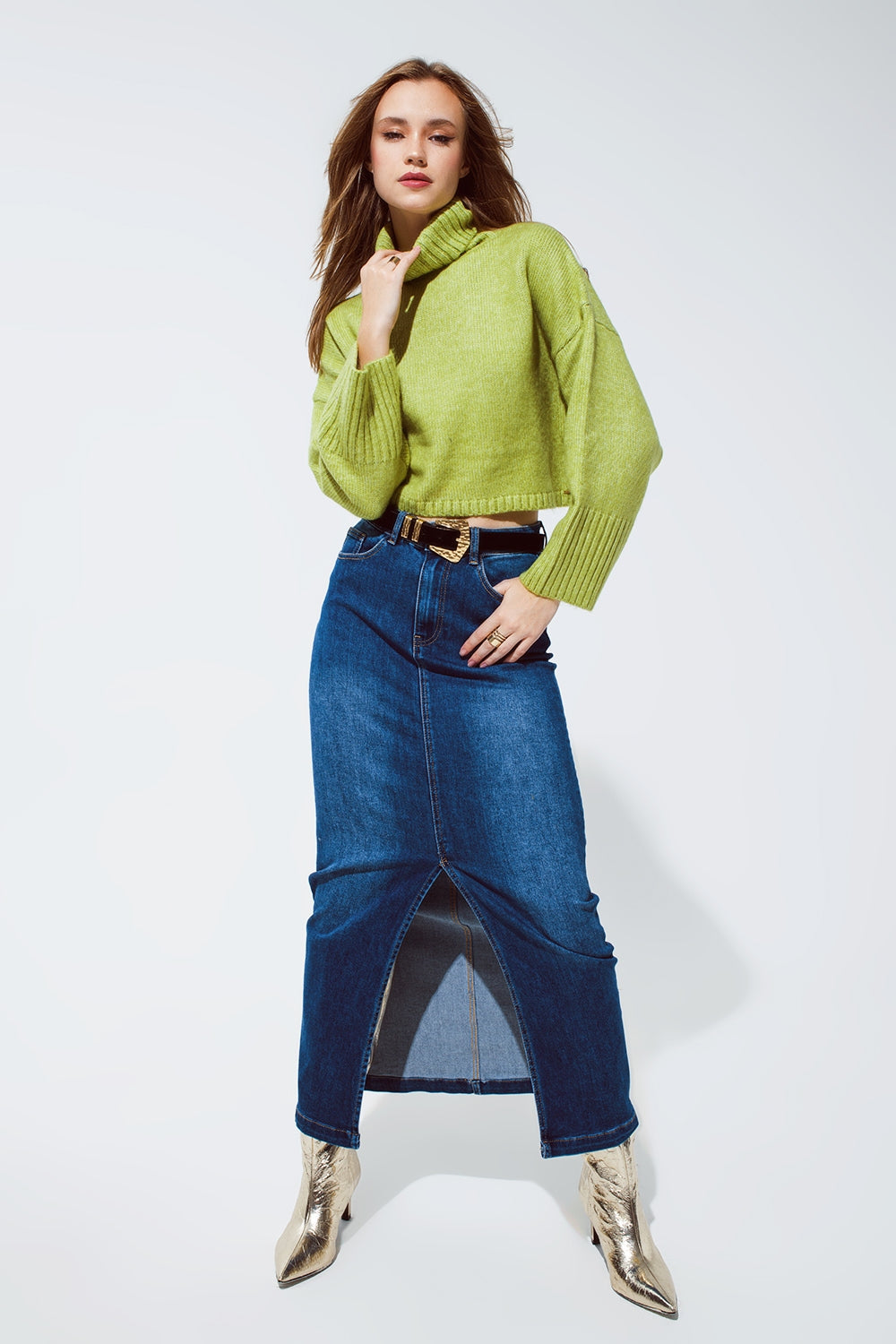 Cropped Chunky Knit Sweater with Turtle Neck in Green