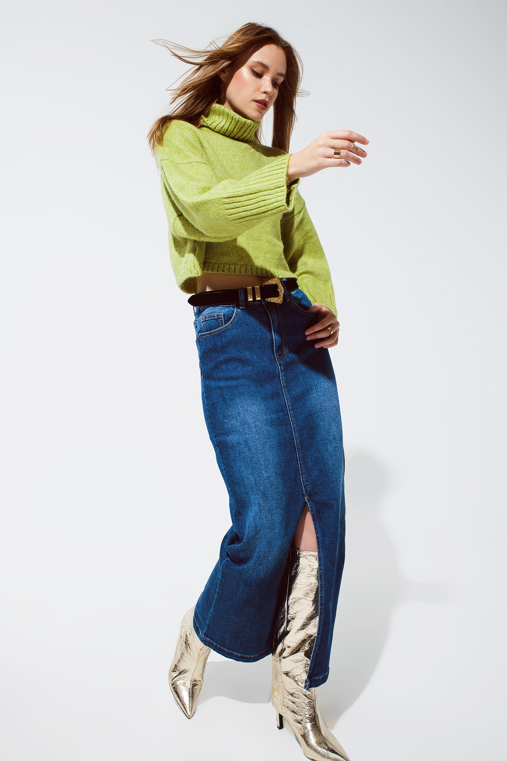 Cropped Chunky Knit Sweater with Turtle Neck in Green