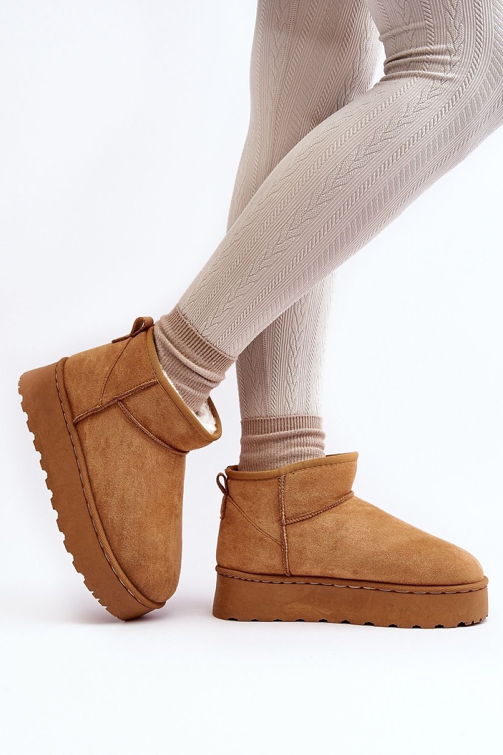 Low Upper Slip-On Snow Boots