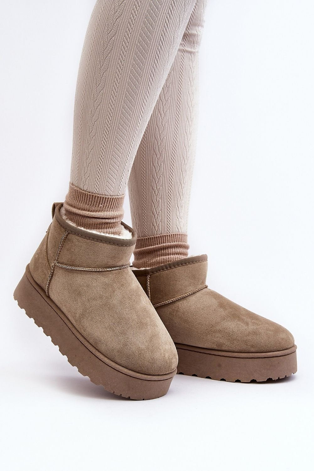 Low Upper Slip-On Snow Boots