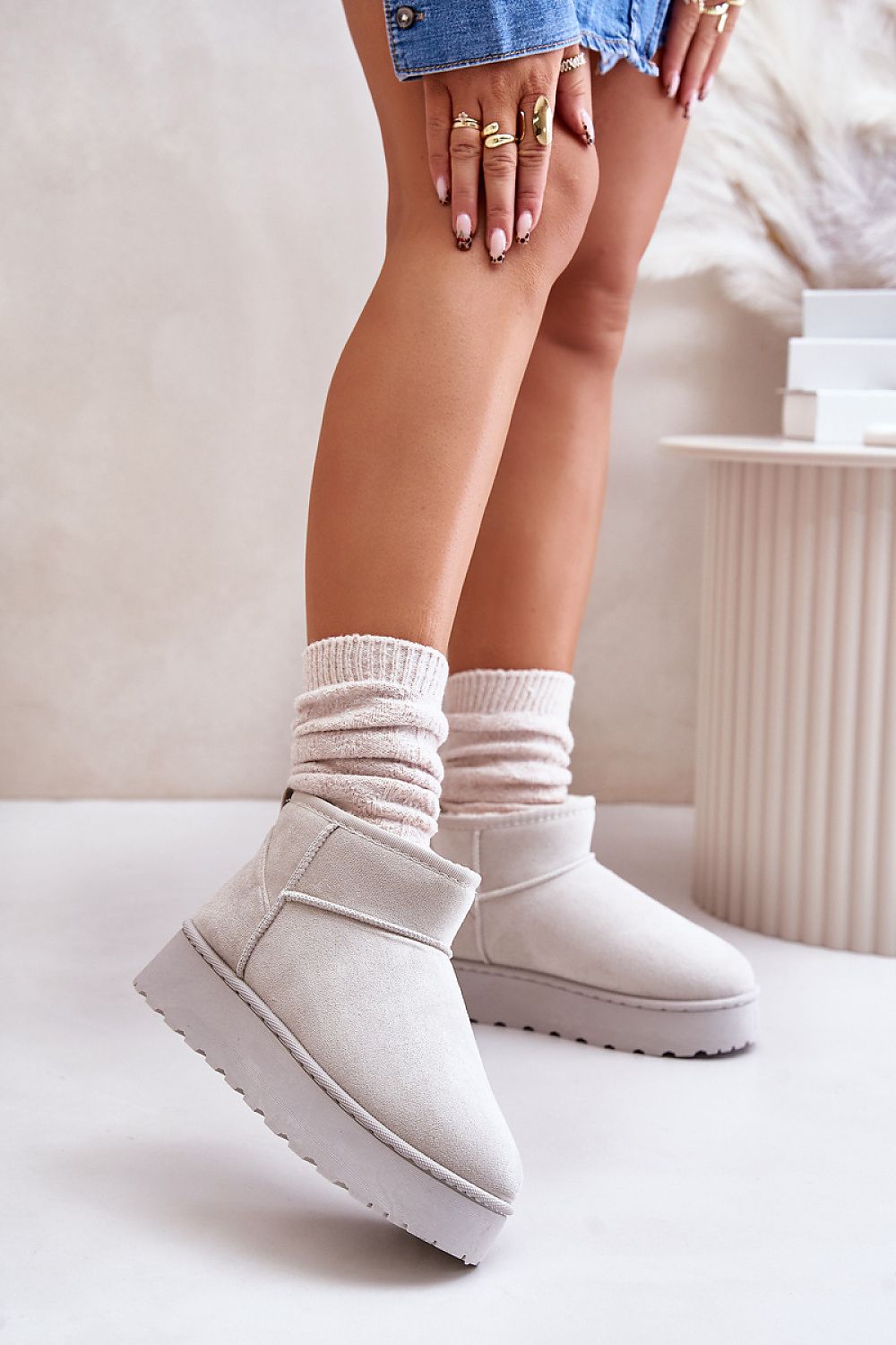 Low Upper Slip-On Snow Boots