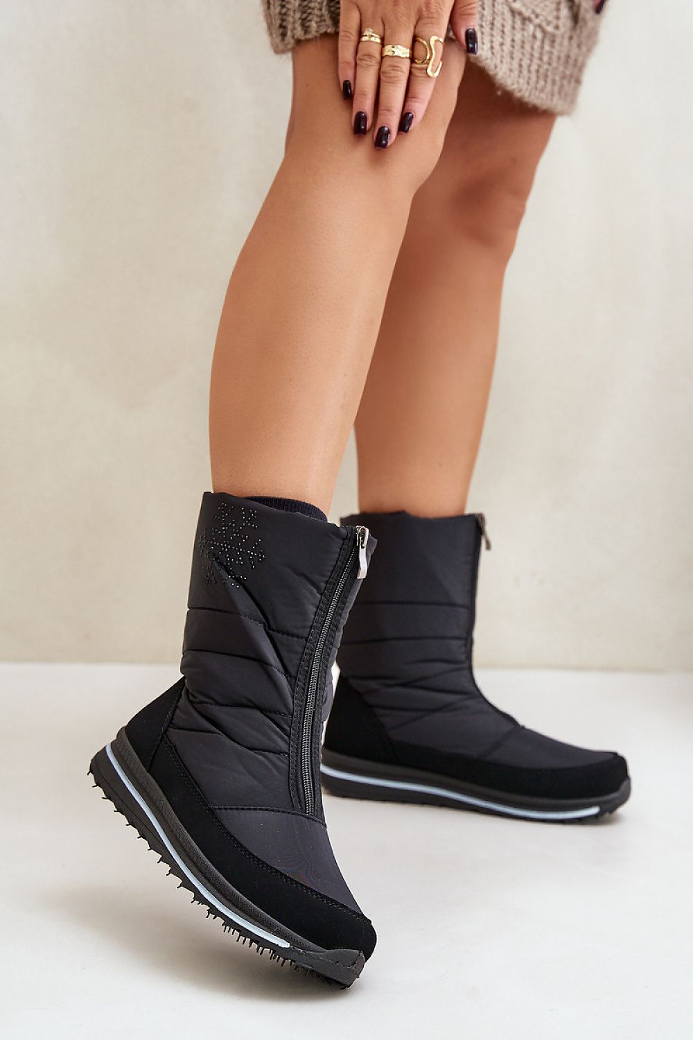 Front Zip Snow Boots Black