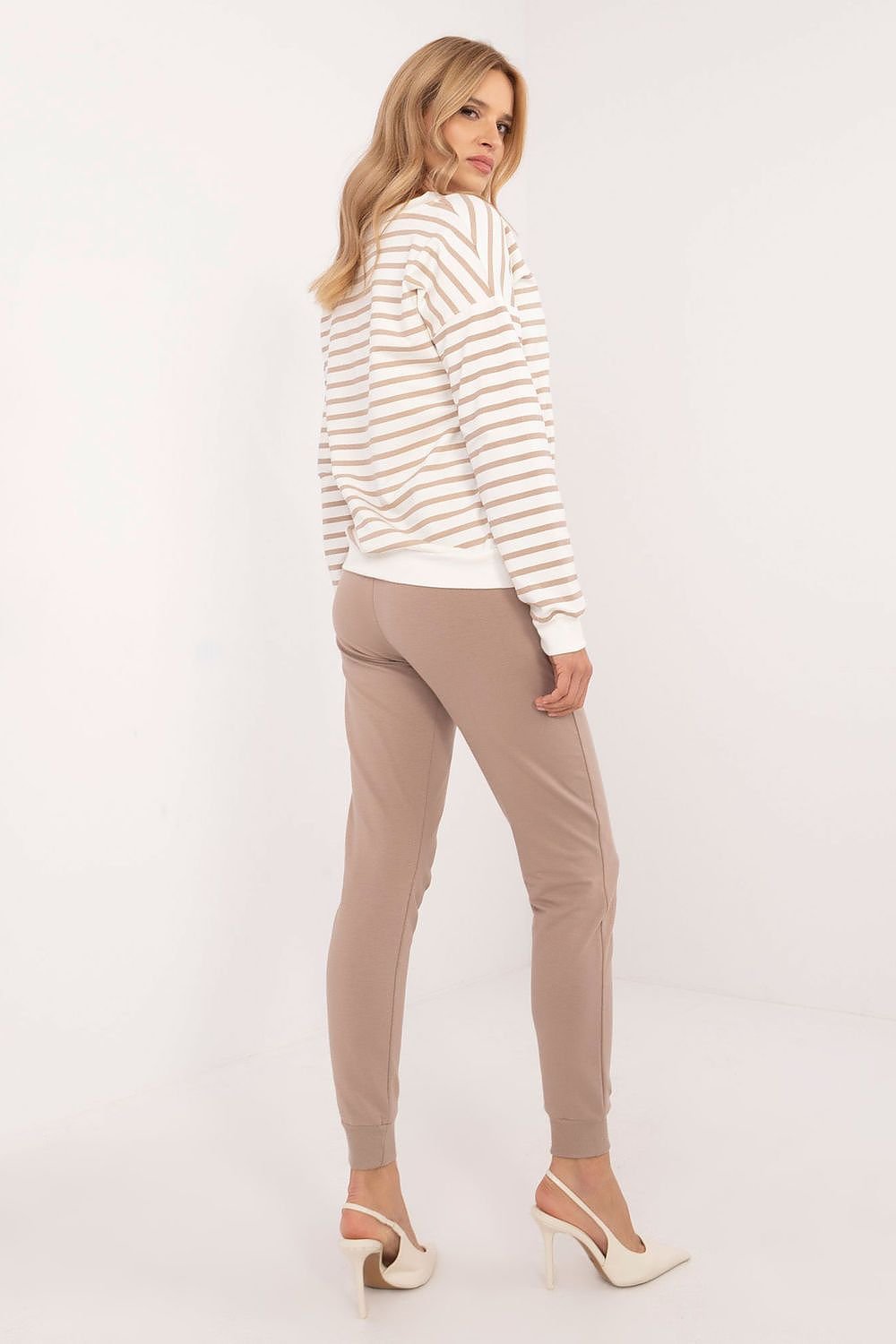 Sweatshirt & Pants Tracksuit Set