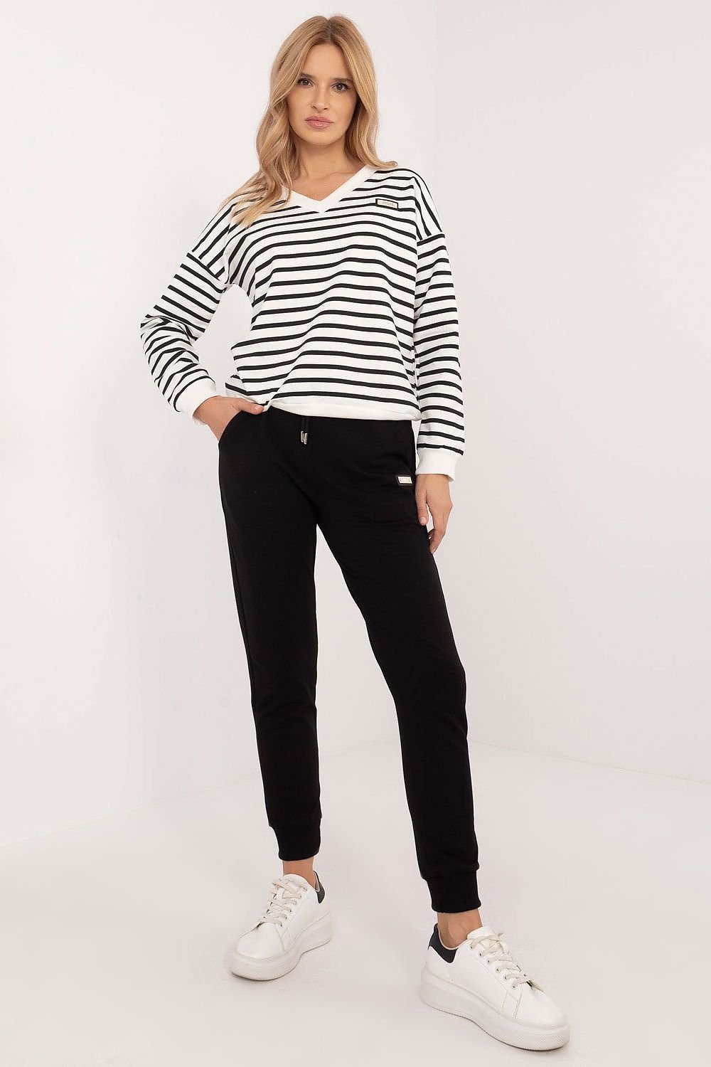Sweatshirt & Pants Tracksuit Set