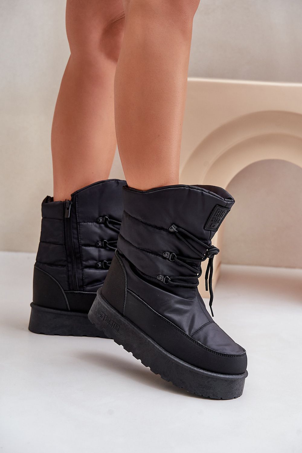 Laced Insulated Boots with Zipper