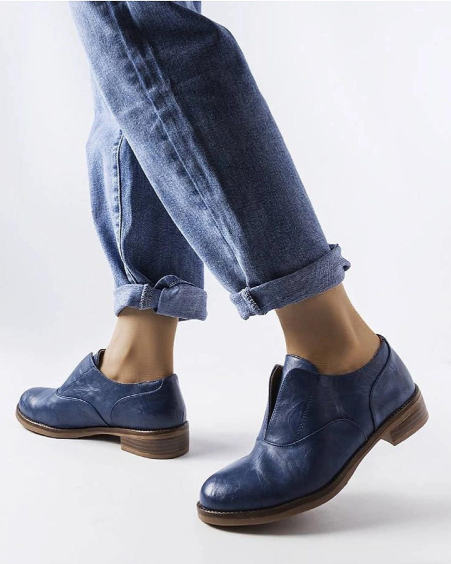  Low Shoes model 207057 Solea 