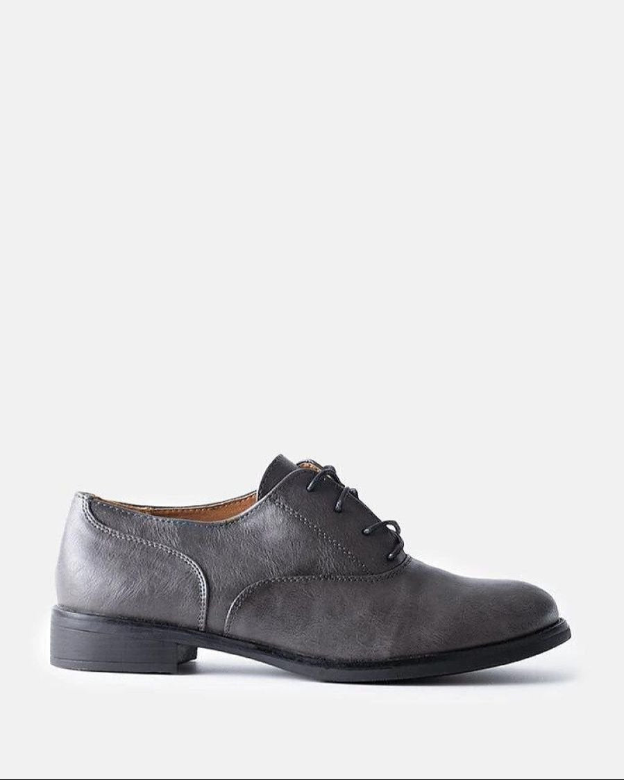  Low Shoes model 207061 Solea 
