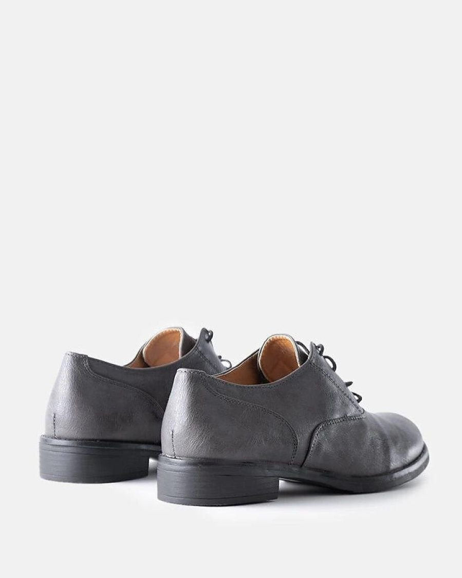  Low Shoes model 207061 Solea 