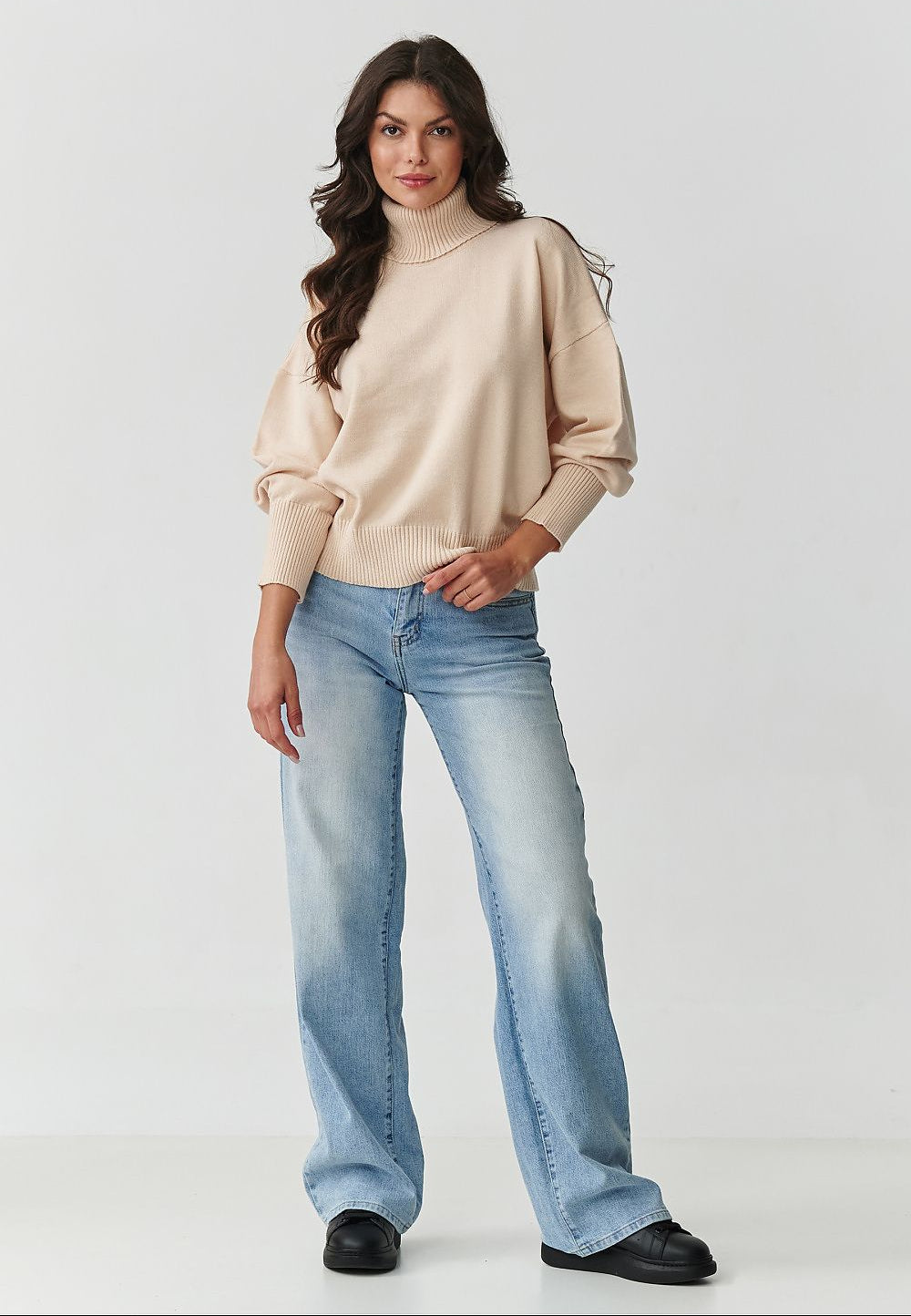  Turtleneck model 217393 Makadamia 