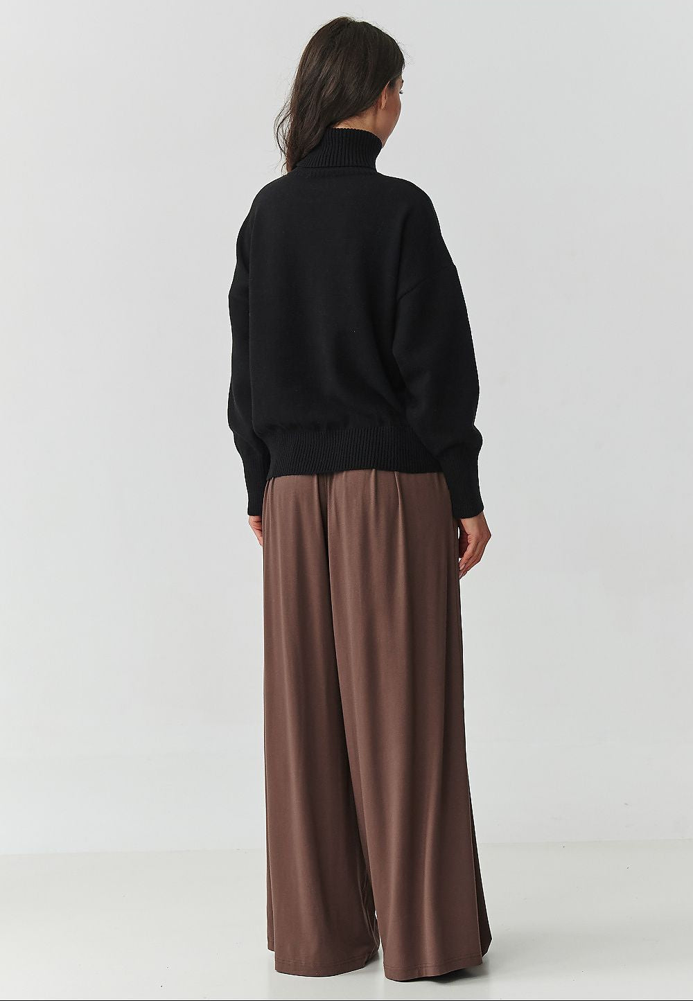  Turtleneck model 217395 Makadamia 