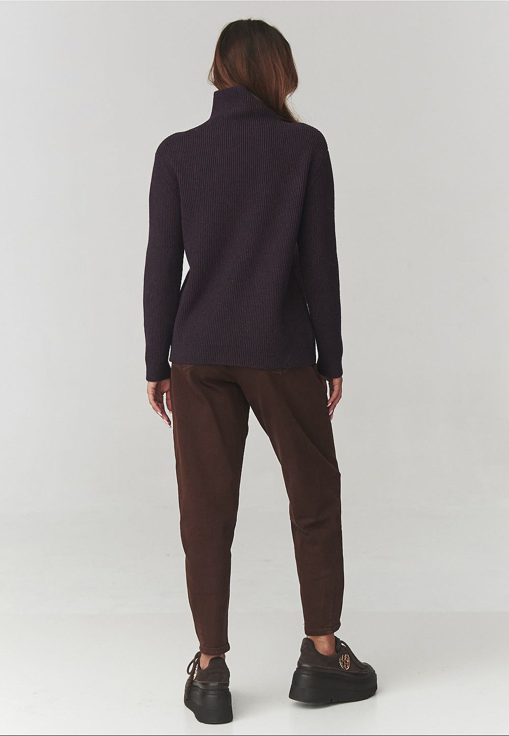  Turtleneck model 220773 Makadamia 