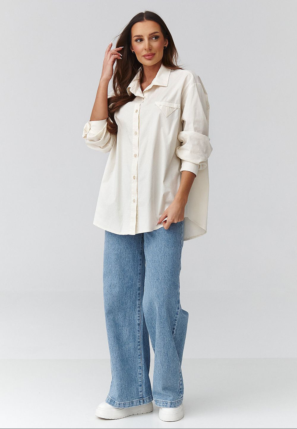  Long sleeve shirt model 224101 Makadamia 