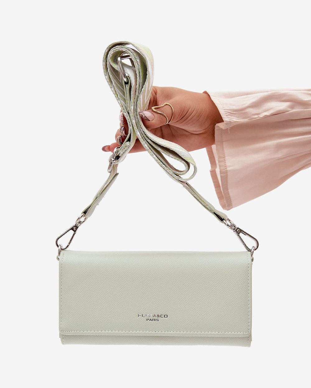  Everyday handbag model 230550 Step in style 