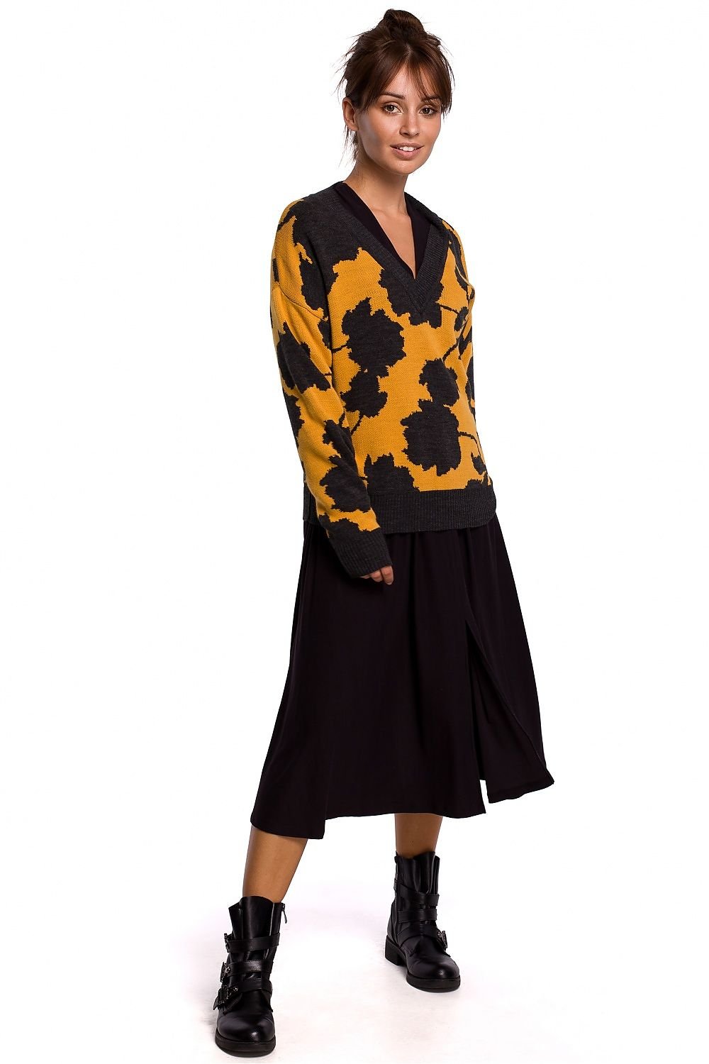 V-Neck Jumper with Floral Pattern