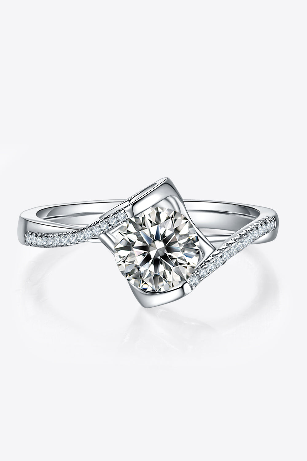 Twisted Ring 1 Ct Moissanite in Silver