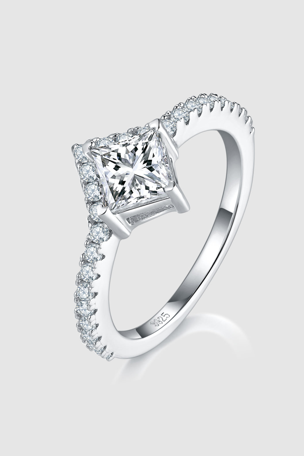 Double Layered Ring 1 Ct Moissanite