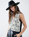 Embroidery Velvet Short Vest in White