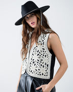 Embroidery Velvet Short Vest in White