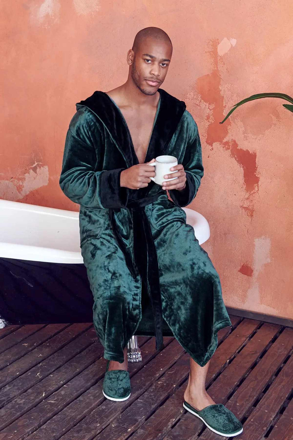 Men’s Robe with Hood Ultra-Soft Plush Comfort for Everyday Use