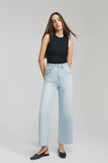Moon Curve Raw Hem Crop Jeans | HJ129