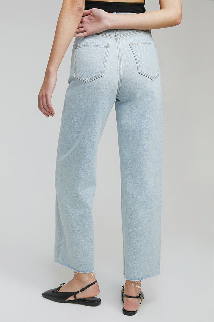 Moon Curve Raw Hem Crop Jeans | HJ129