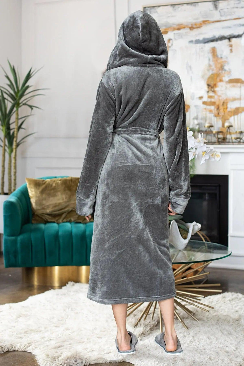 Women’s Plush Hooded Robe Spa-Worthy Comfort at Home