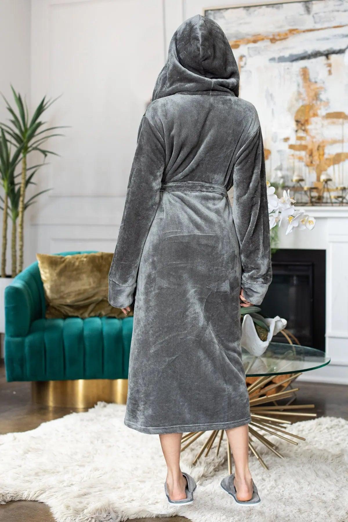 Women’s Plush Hooded Robe Spa-Worthy Comfort at Home