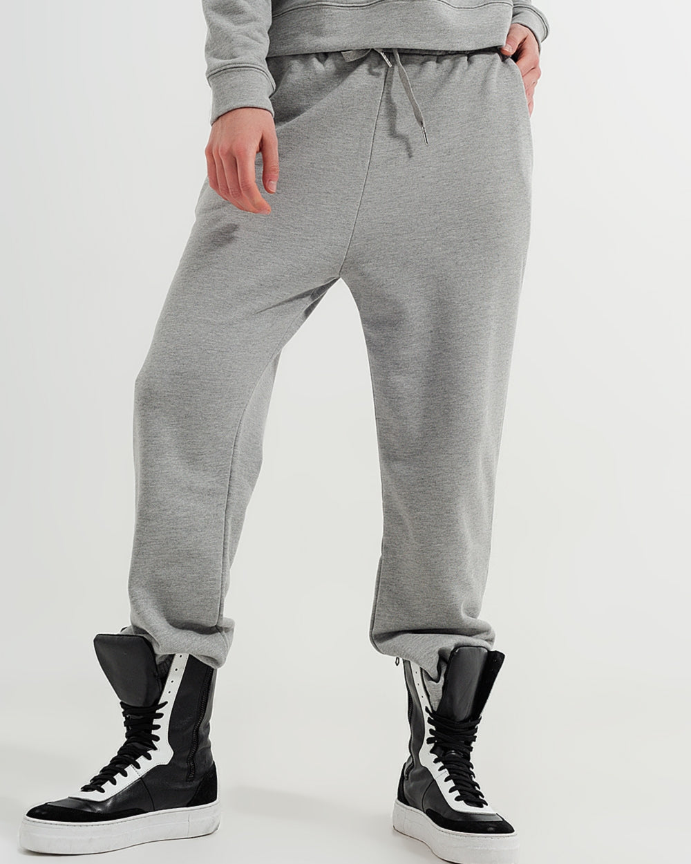 Jogger in Light Gray Heather