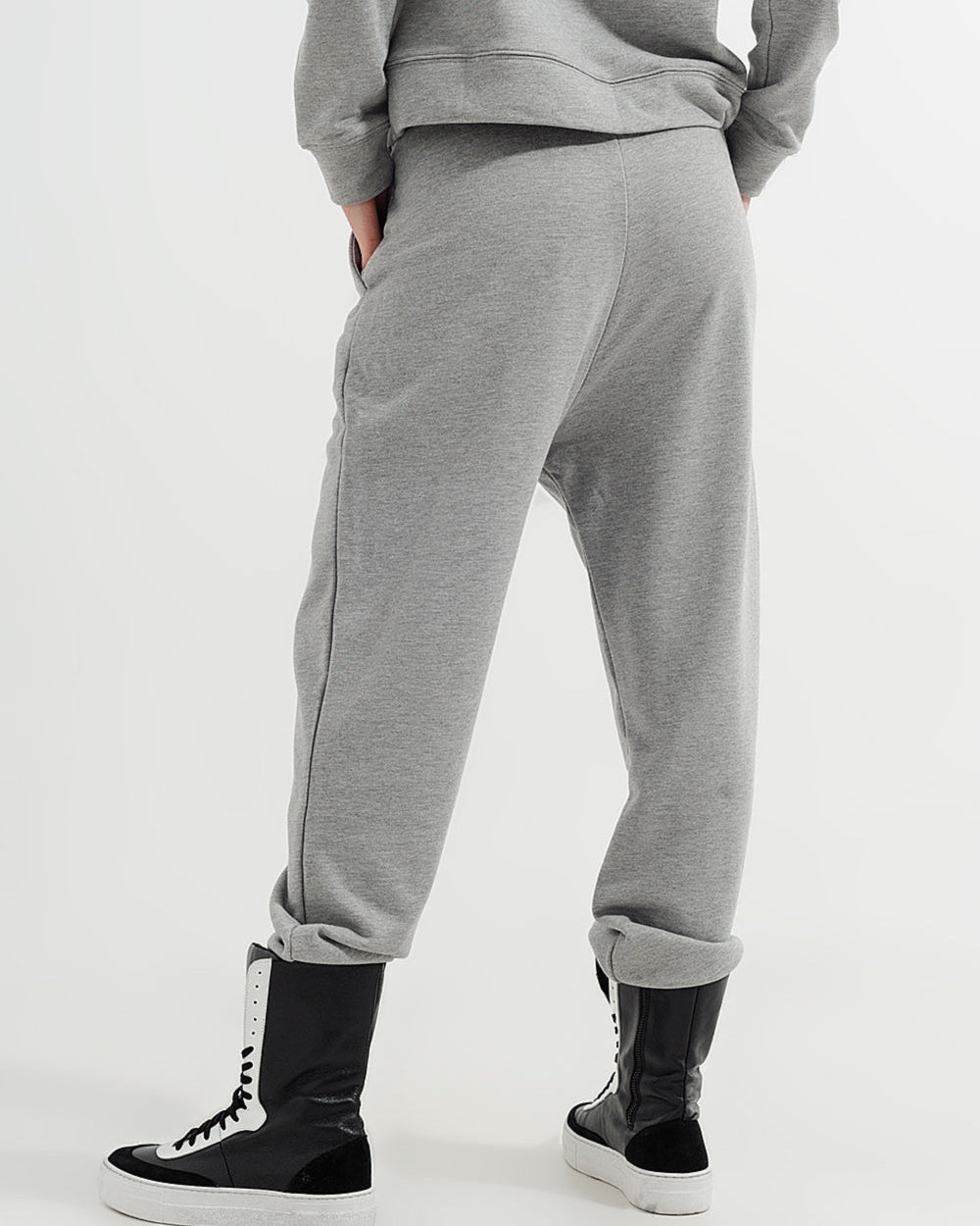 Jogger in Light Gray Heather