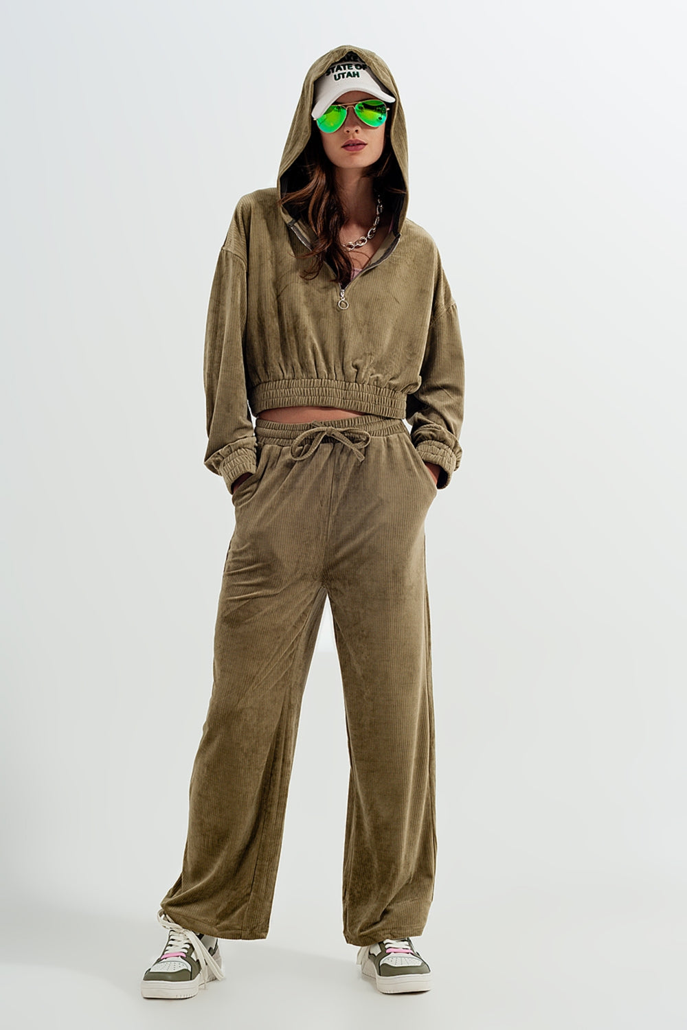 Jogger with Drawstring Waist in Green