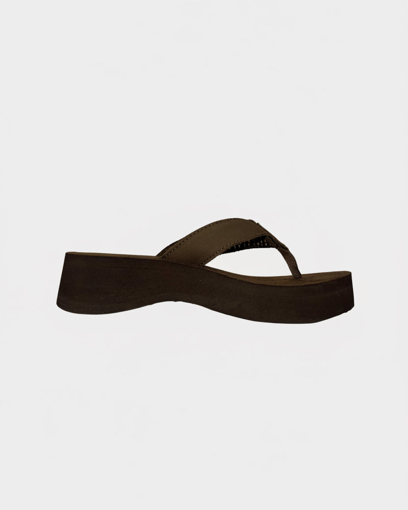 LA Gear Women’s Malibu Flip-Flop | Brown Wedge