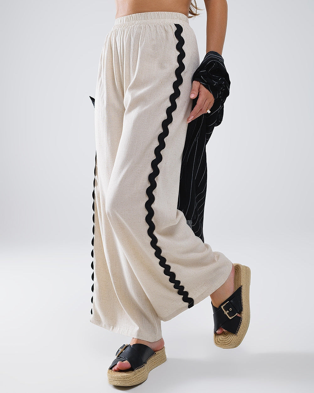 Linen Contrast Scallop Trim Pants in Beige