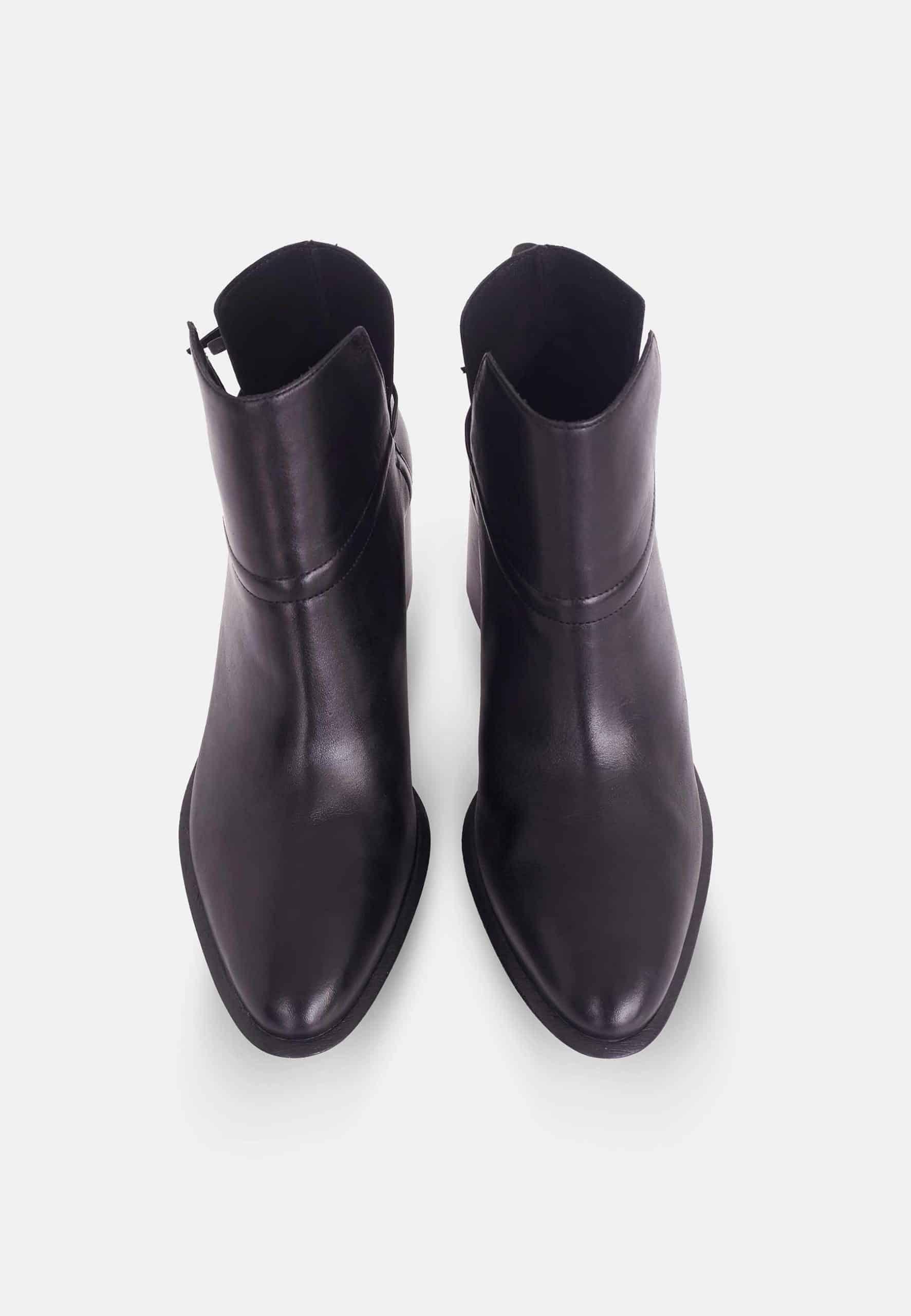 Mangará Attalea Leather Ankle Boots