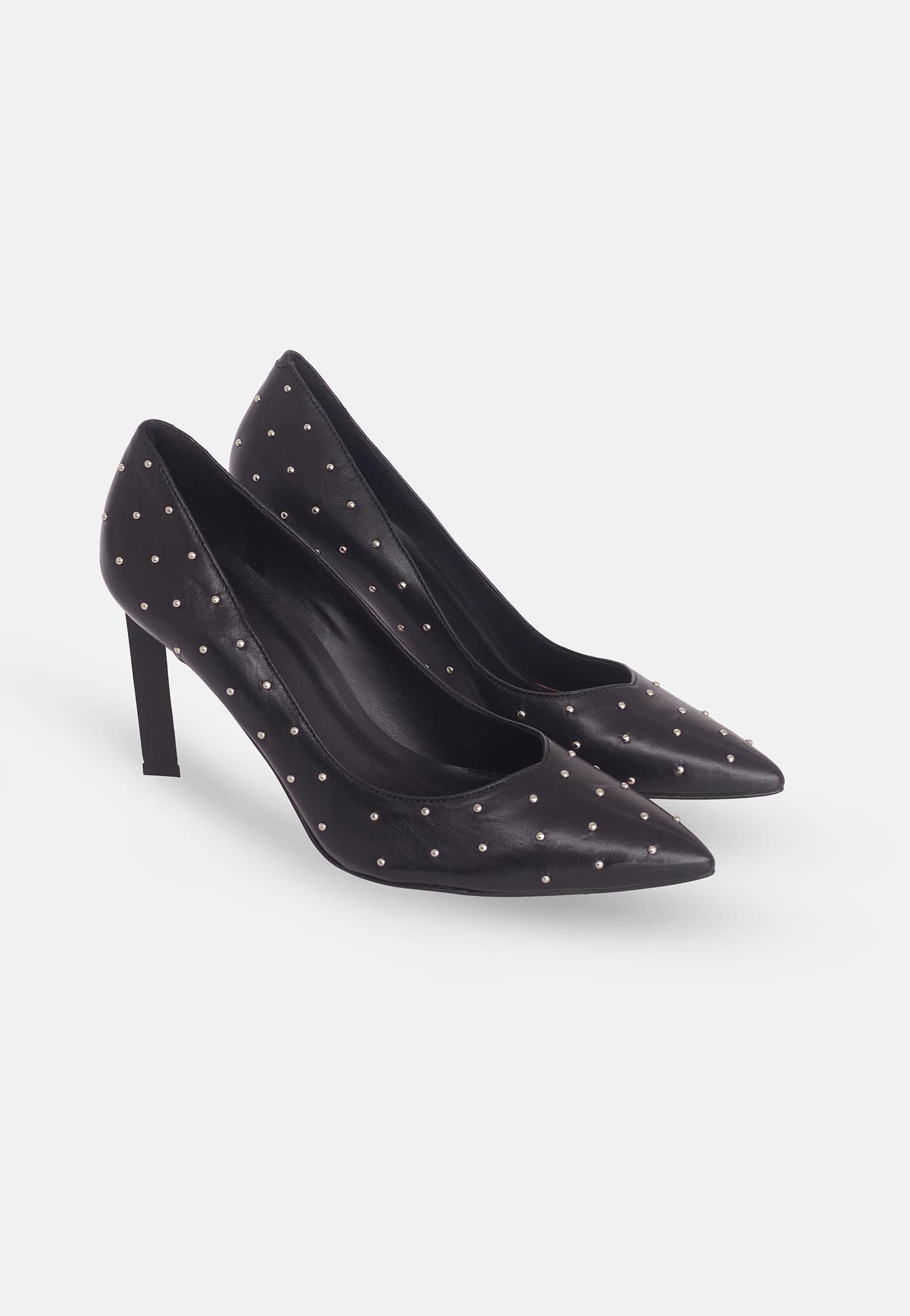 Mangará Brushed Leather Pumps Callisia | High Heels with Metal Studs